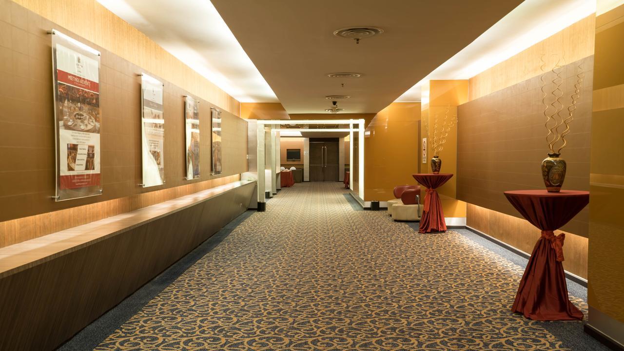 The Klagan Regency 1Borneo Hotel Kota Kinabalu Exterior foto